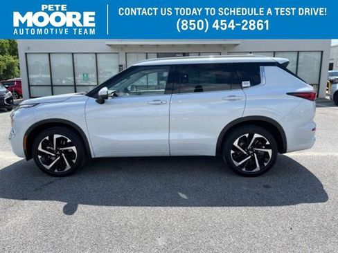 Used 2023 Mitsubishi Outlander SEL image 1
