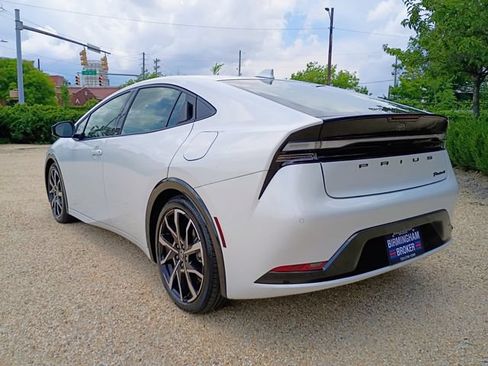 Used 2023 Toyota Prius Prime FWD image 9