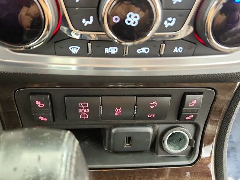 Used 2016 GMC Acadia SLT image 32