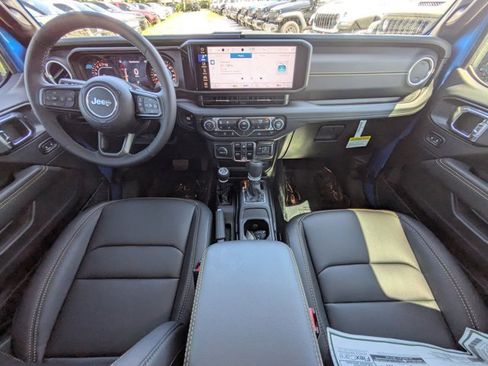 New 2025 Jeep Gladiator Sport image 13