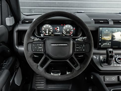 Used 2024 Land Rover Defender 130 V8 AWD/4WD image 30