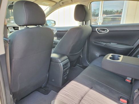 Used 2019 Nissan Sentra SV FWD image 32