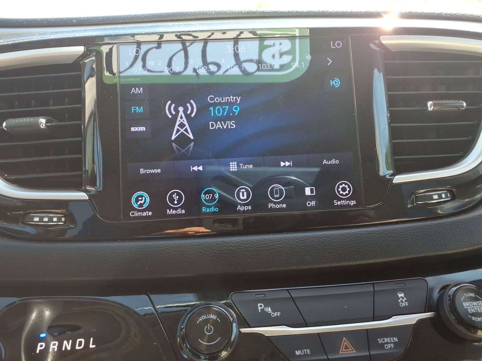 Used 2018 Chrysler Pacifica Touring Plus FWD image 9