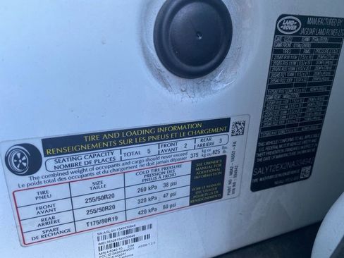 Used 2022 Land Rover Range Rover Velar R-Dynamic S image 3