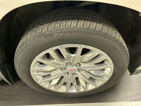 Used 2023 GMC Yukon Denali image 8