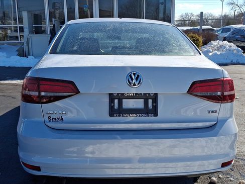 Used 2017 Volkswagen Jetta S image 5