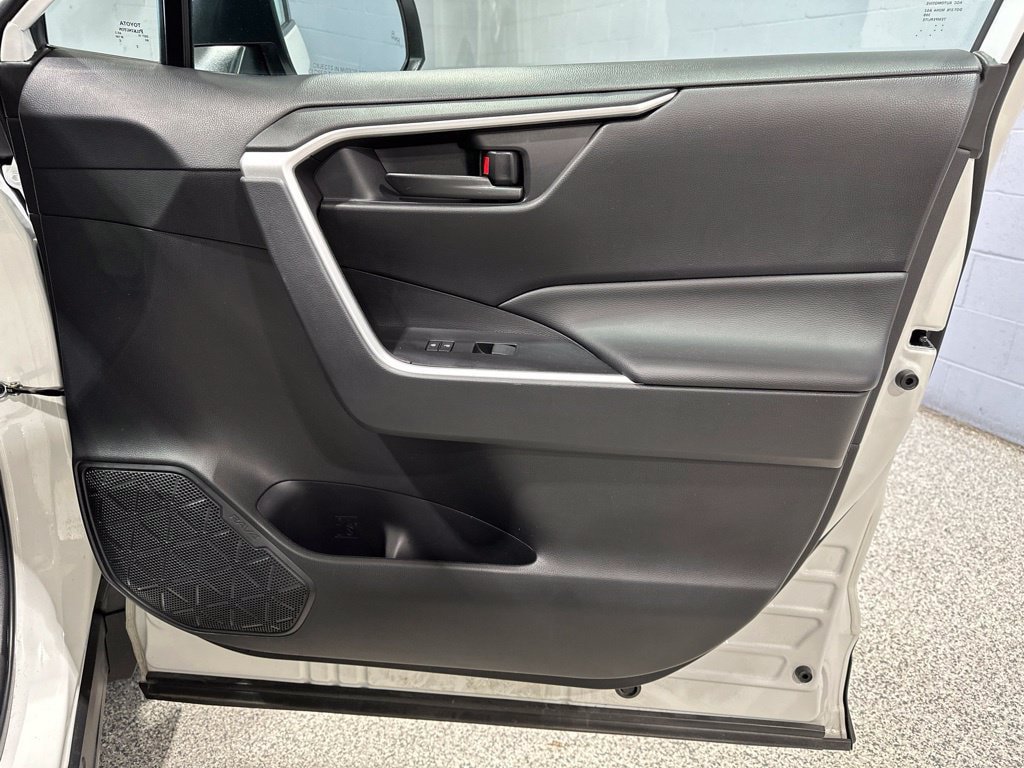 Certified 2024 Toyota RAV4 LE AWD/4WD image 18