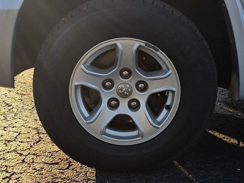 Used 2006 Dodge Dakota ST w/ Sport Appearance Group image 30