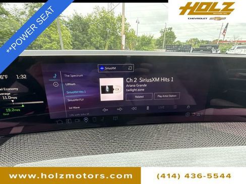 Used 2025 Cadillac Escalade ESV V image 13