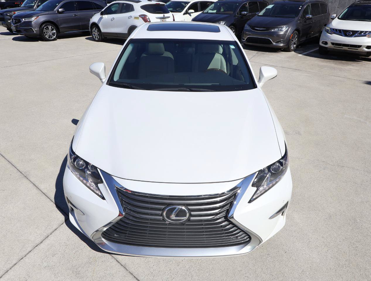 Used 2016 Lexus ES 350 w/ Premium Package w/Wood Trim FWD image 10