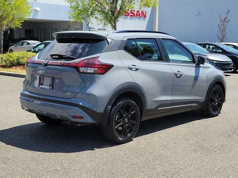 Used 2023 Nissan Kicks SR w/ SR Premium Package FWD image 4