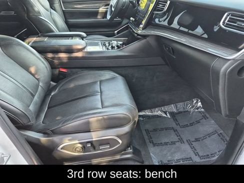 Used 2022 Jeep Wagoneer Series III w/ Premium Group I AWD/4WD image 32