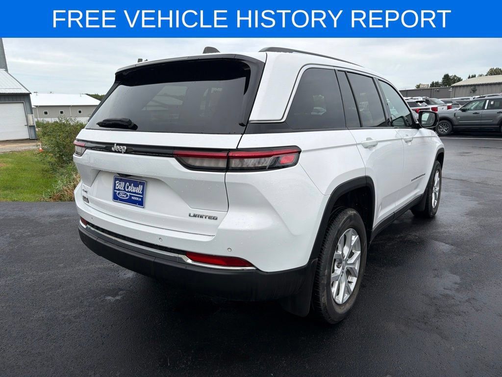 Used 2023 Jeep Grand Cherokee Limited w/ MOPAR Finishing Package AWD/4WD image 4
