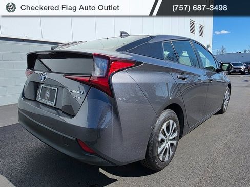 Used 2022 Toyota Prius XLE image 7