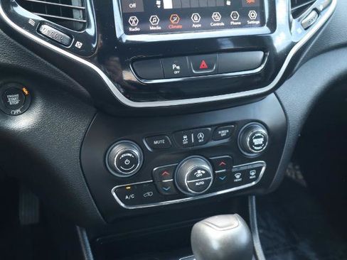 Used 2019 Jeep Cherokee Limited AWD/4WD image 21