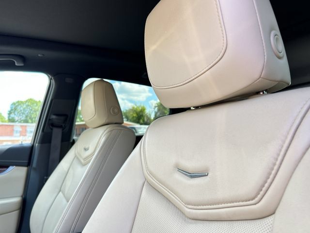 Used 2017 Cadillac XT5 Luxury w/ Driver Awareness Package FWD image 34