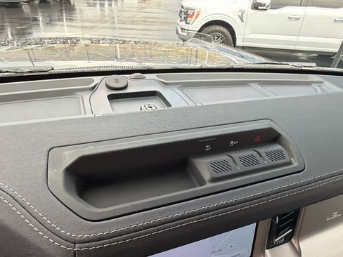 Certified 2025 Ford Bronco Outer Banks AWD/4WD image 34