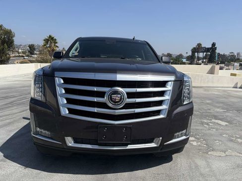 Used 2015 Cadillac Escalade Premium image 4