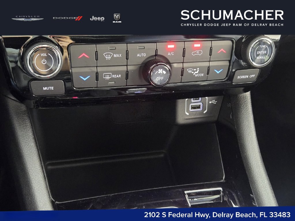 New 2026 Jeep Compass Latitude w/ Sun and Sound Group AWD/4WD image 22