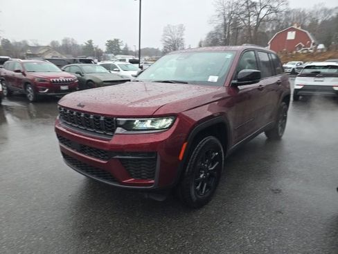 New 2026 Jeep Grand Cherokee Altitude AWD/4WD image 3