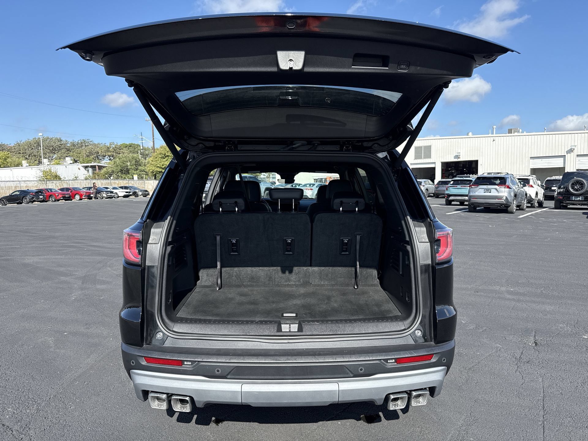 Used 2026 GMC Acadia Elevation w/ Elevation Premium Package FWD image 20