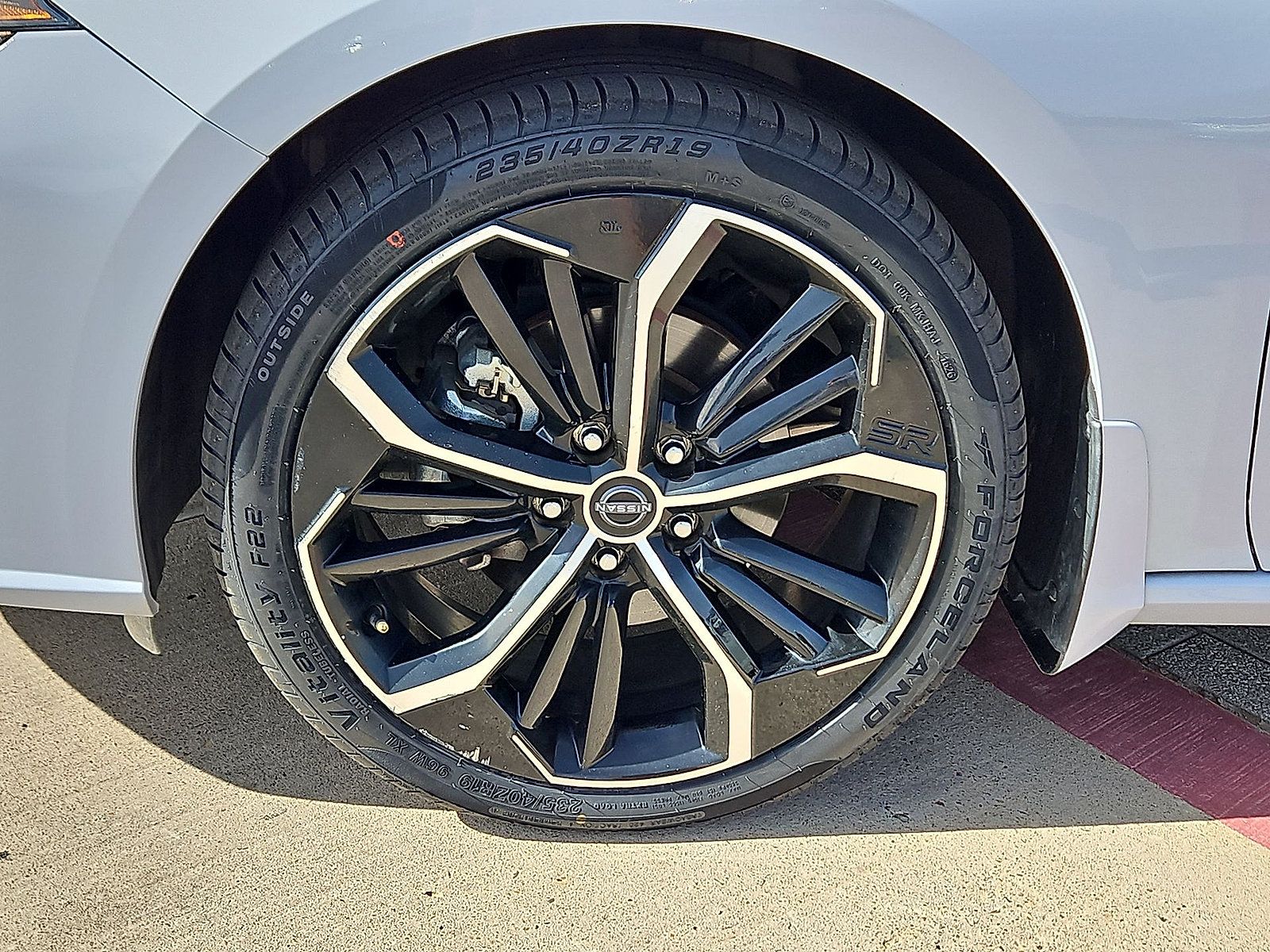 Used 2024 Nissan Altima 2.5 SR FWD image 11