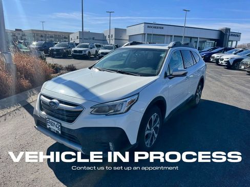 Used 2022 Subaru Outback Touring image 7