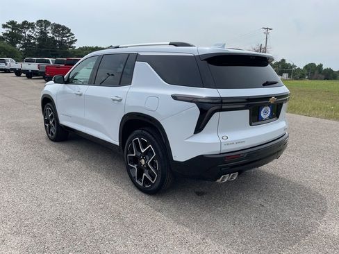 New 2026 Chevrolet Traverse High Country FWD image 3