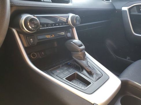 Used 2020 Toyota RAV4 XLE image 23