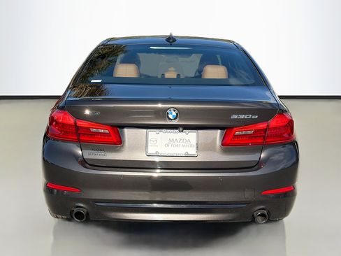 Used 2019 BMW 530e xDrive w/ Convenience Package image 4