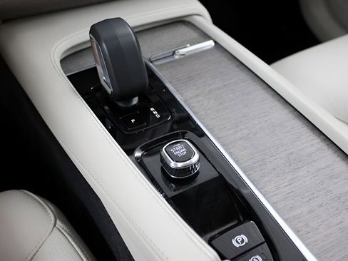 Used 2023 Volvo XC90 B6 Plus w/ Protection Package Premier image 30