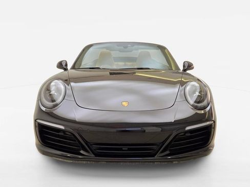 Used 2019 Porsche 911 Carrera RWD image 2