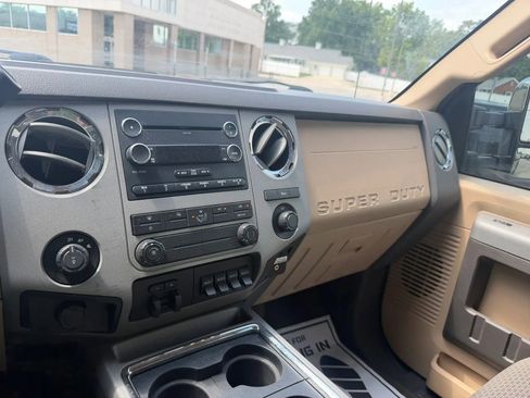 Used 2013 Ford F250 XLT w/ Chrome Pkg AWD/4WD image 21
