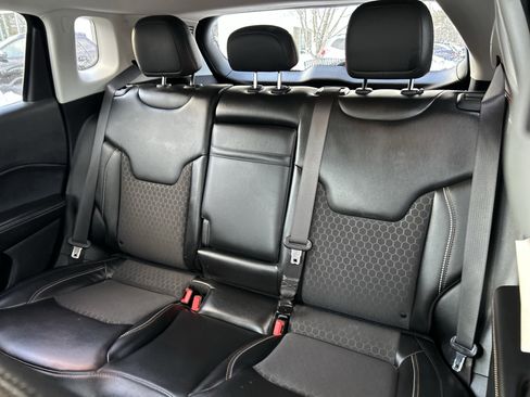 Used 2019 Jeep Compass Latitude w/ Popular Equipment Group image 16