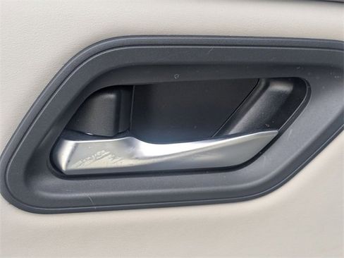 Used 2023 Nissan Rogue SL w/ SL Premium Package image 28