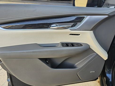 Used 2020 Cadillac XT6 Premium Luxury image 10