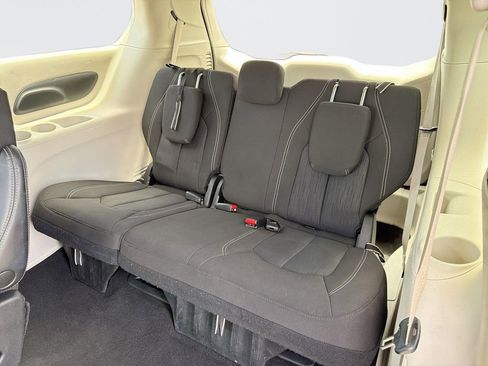 Used 2023 Chrysler Voyager LX FWD image 24
