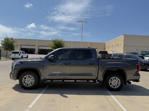 Used 2026 Toyota Tundra SR5 w/ SR5 Convenience Package AWD/4WD image 7
