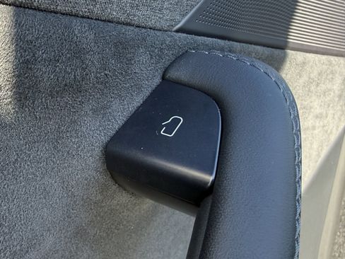 Used 2026 Tesla Model Y Long Range image 19