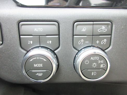 New 2026 GMC Sierra 1500 SLT w/ SLT Premium Plus Package image 19