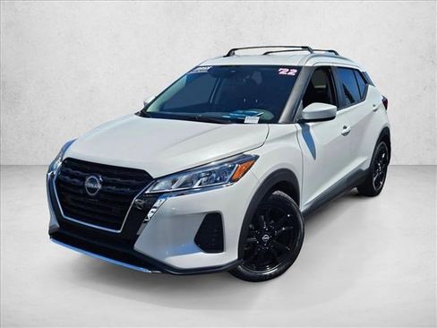 Used 2022 Nissan Kicks SV FWD image 1