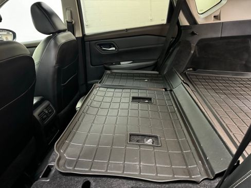 Used 2023 Nissan Rogue SL w/ SL Premium Package image 28