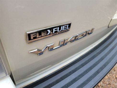 Used 2009 GMC Yukon Denali image 8