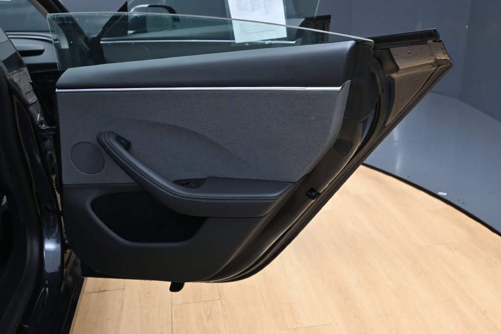 Used 2024 Tesla Model 3 Standard Range RWD image 30