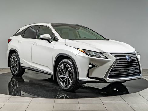 Used 2018 Lexus RX 450h AWD w/ Luxury Package image 3