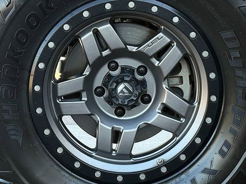 Used 2020 Jeep Wrangler Unlimited Sahara w/ Uconnect 4C Nav & Sound Group image 28