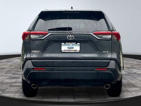 Used 2024 Toyota RAV4 XLE FWD image 5