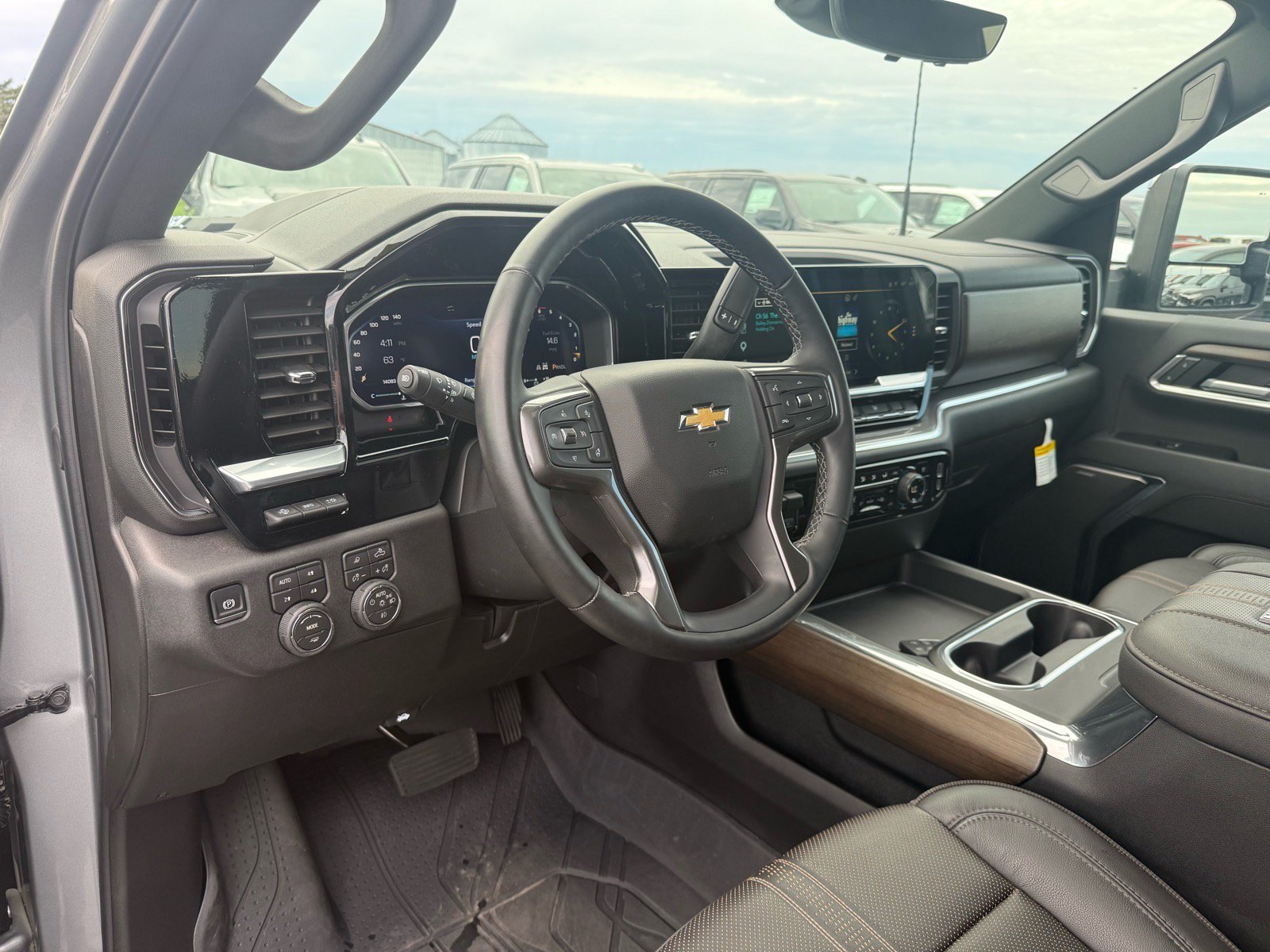 Used 2026 Chevrolet Silverado 3500 High Country w/ High Country Premium Package AWD/4WD image 18