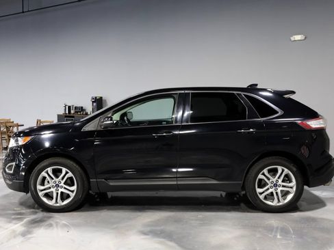 Used 2018 Ford Edge Titanium w/ Technology Package FWD image 4
