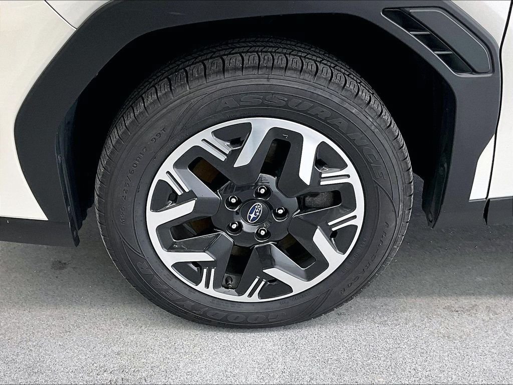 Used 2025 Subaru Forester Premium AWD/4WD image 7